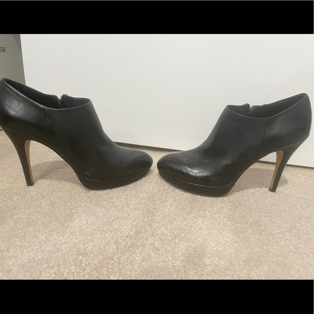 Vince Camuto Elvin Platform Booties